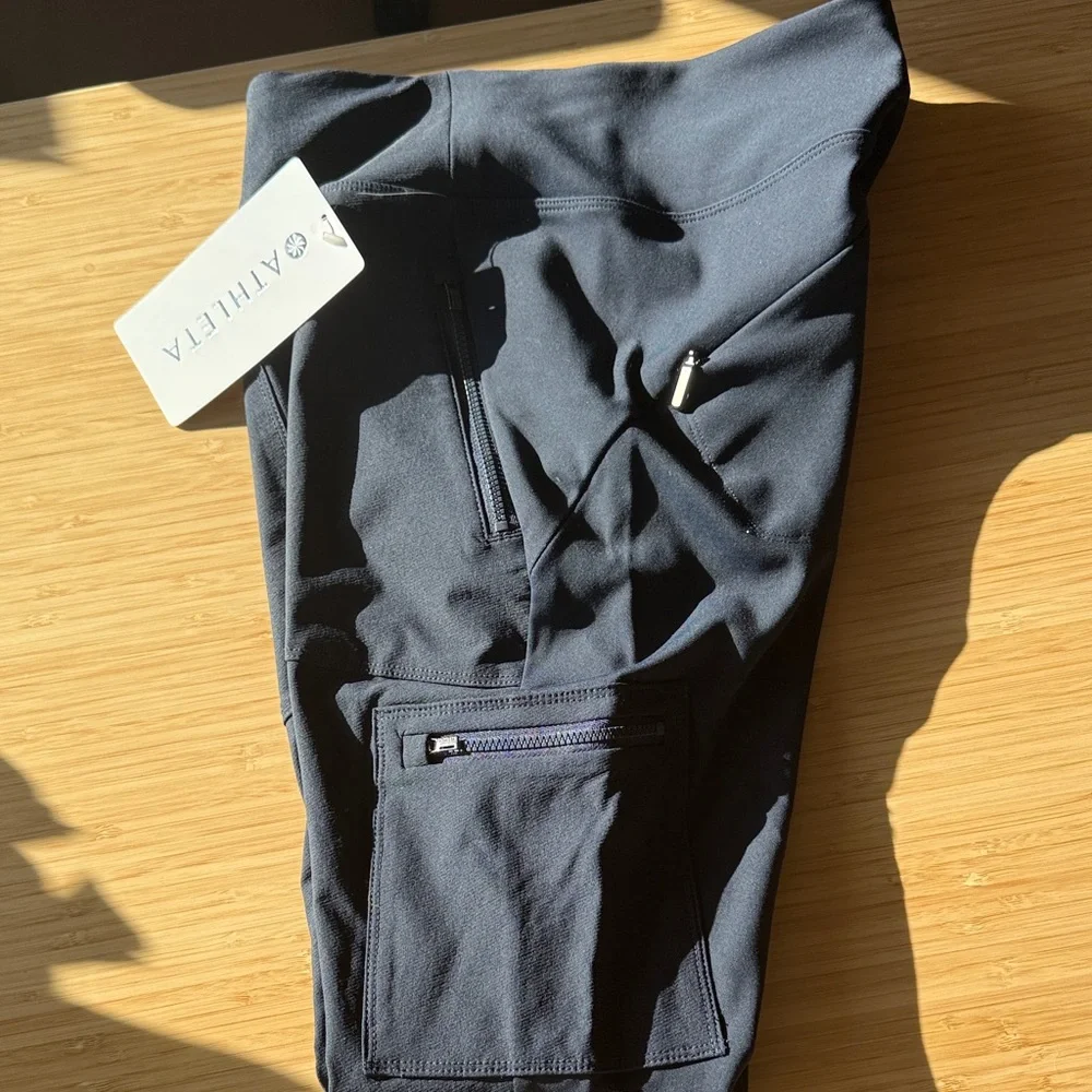 Athleta Headlands Hybrid Cargo Tight - size 0P - Navy NWT - Picture 9 of 14